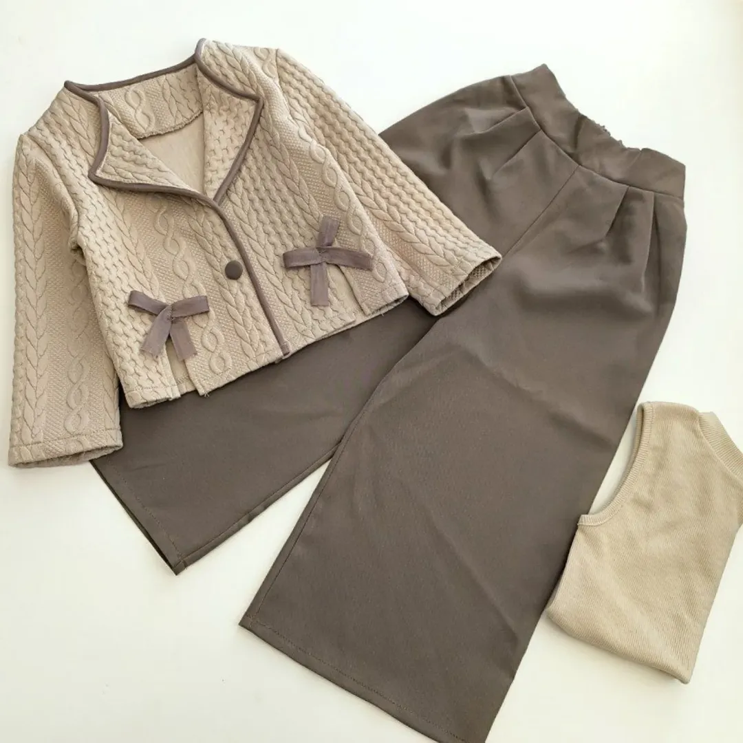 ست سه تیکه میخک مناسب برای ۳ الی ۹ سال